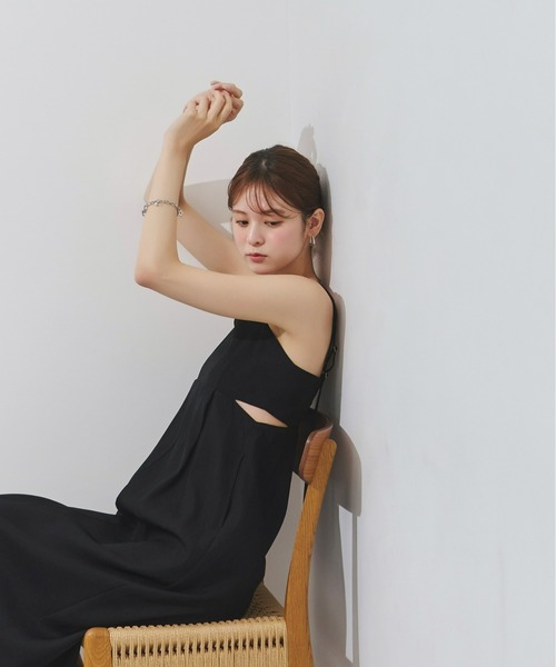 Olu.（オルドット）の「ウエストスリットキャミソールワンピース（ワンピース・レディース・ベージュ/クリーム/ブラック・FREE）」の7枚目の写真