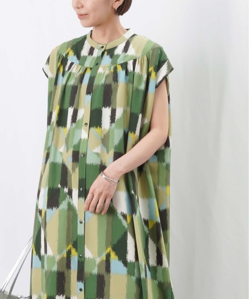 LUCA/LADY LUCK LUCA(ルカ/レディラックルカ)の「LC/LLL 幾何学柄ノースリーブワンピース(シャツワンピース・レディース・ブルー/グリーン・FREE)」の9枚目の写真