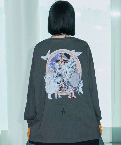 AIVER(アイバー)の「岡本奇太郎×AIVER ワンダーランドロンTEE(Tシャツ/カットソー・メンズ・ブラック/チャコールグレー/ホワイト・SMALL/LARGE/MEDIUM)」の3枚目の写真