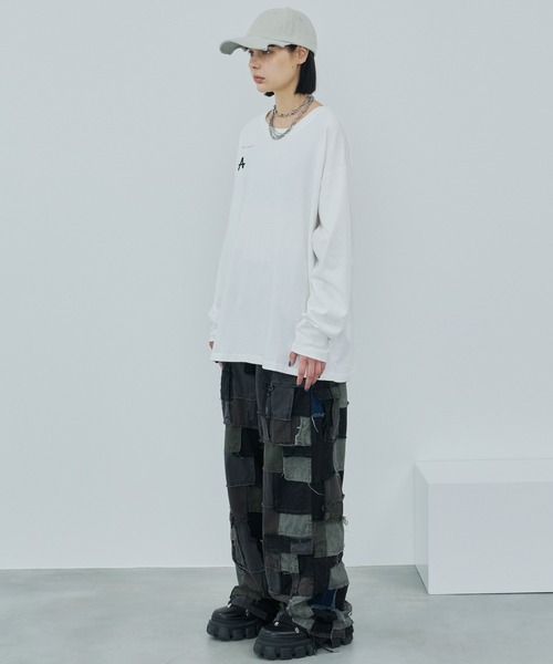 AIVER(アイバー)の「岡本奇太郎×AIVER ワンダーランドロンTEE(Tシャツ/カットソー・メンズ・ブラック/チャコールグレー/ホワイト・SMALL/LARGE/MEDIUM)」の7枚目の写真