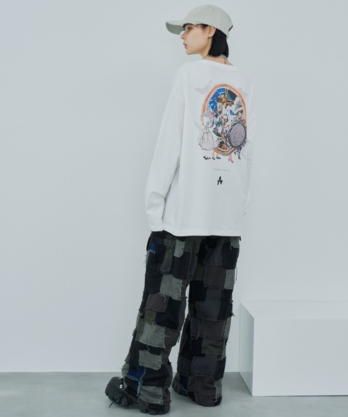 AIVER(アイバー)の「岡本奇太郎×AIVER ワンダーランドロンTEE(Tシャツ/カットソー・メンズ・ブラック/チャコールグレー/ホワイト・SMALL/LARGE/MEDIUM)」の9枚目の写真