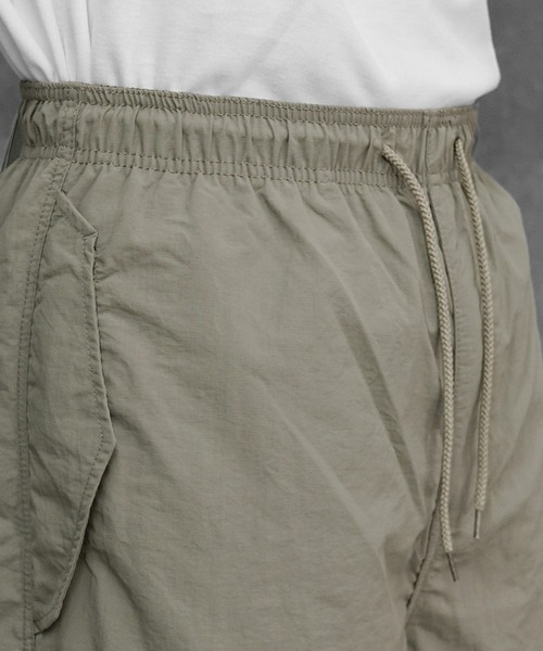 MinoriTY(マイノリティ)の「【MinoriTY】パラシュートカーゴパンツ ワイドパンツ メンズ ユーティリティパンツ シャカパン ナイロンパンツ 秋服 夏服 オーバーサイズ(カーゴパンツ・メンズ・ベージュ/ブラック/ライトグレー・L/M/XL)」の15枚目の写真