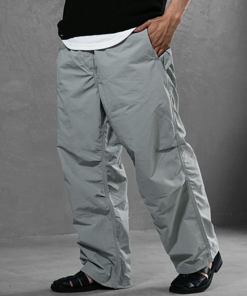 MinoriTY(マイノリティ)の「【MinoriTY】パラシュートカーゴパンツ ワイドパンツ メンズ ユーティリティパンツ シャカパン ナイロンパンツ 秋服 夏服 オーバーサイズ(カーゴパンツ・メンズ・ベージュ/ブラック/ライトグレー・L/M/XL)」の6枚目の写真