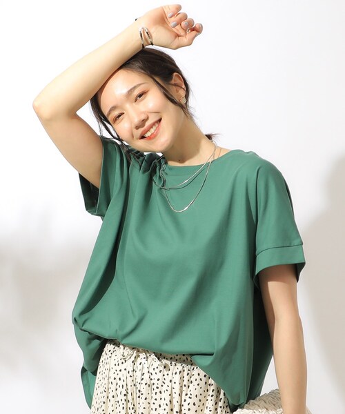 SHOO・LA・RUE（シューラルー）の「【汗ジミ防止/UV】夏も好きな色を着よう 欲ばりTシャツ（Tシャツ/カットソー・レディース・ホワイト/ブラック/グリーン/ダークオレンジ・02/03/04）」の3枚目の写真