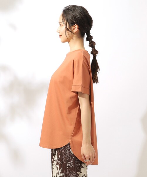 SHOO・LA・RUE（シューラルー）の「【汗ジミ防止/UV】夏も好きな色を着よう 欲ばりTシャツ（Tシャツ/カットソー・レディース・ホワイト/ブラック/グリーン/ダークオレンジ・02/03/04）」の9枚目の写真