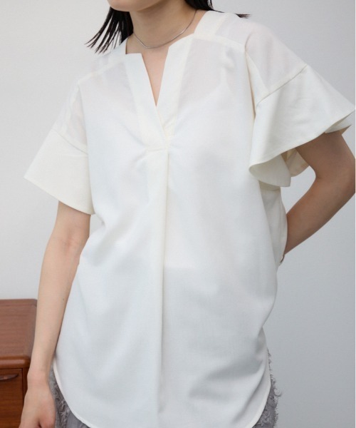 AZUL by moussy（アズールバイマウジー）の「ラッフルスリーブスキッパーブラウス（Tシャツ/カットソー・レディース・ブルー/ブラック/オフホワイト・SMALL/MEDIUM）」の2枚目の写真