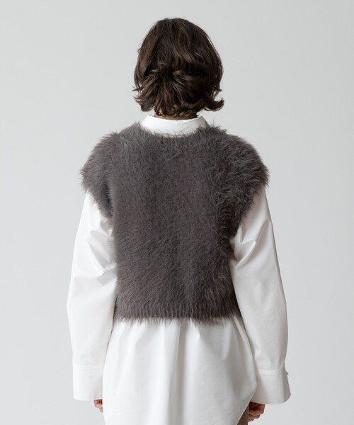 allureville（アルアバイル）の「シャギーオーバー2WAYベスト（ニット