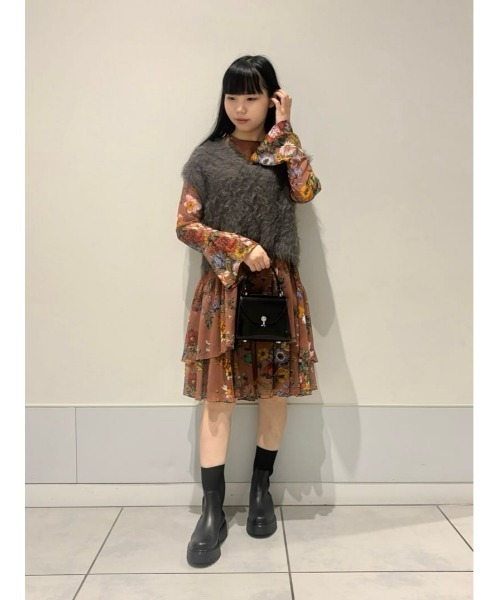 allureville（アルアバイル）の「シャギーオーバー2WAYベスト（ニット