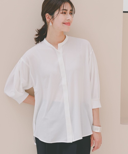 Elura（エルーラ）の「サラサラ着映え袖コンブラウス/124115（シャツ/ブラウス・レディース・ライトベージュ/オフホワイト/ネイビー・LARGE/SMALL/MEDIUM）」の2枚目の写真