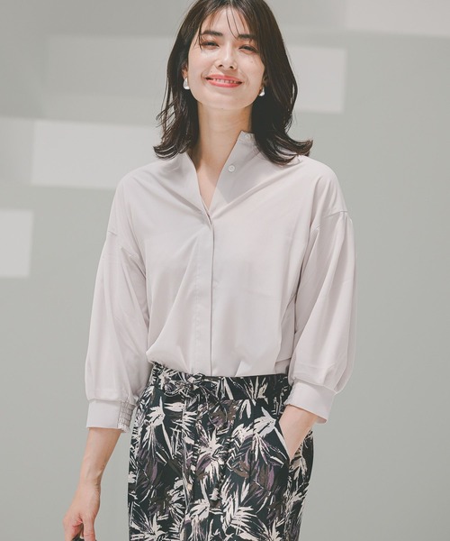 Elura（エルーラ）の「サラサラ着映え袖コンブラウス/124115（シャツ/ブラウス・レディース・ライトベージュ/オフホワイト/ネイビー・LARGE/SMALL/MEDIUM）」の3枚目の写真