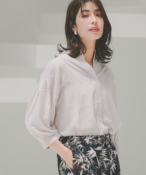 Elura（エルーラ）の「サラサラ着映え袖コンブラウス/124115（シャツ/ブラウス・レディース・ライトベージュ/オフホワイト/ネイビー・LARGE/SMALL/MEDIUM）」の11枚目の写真