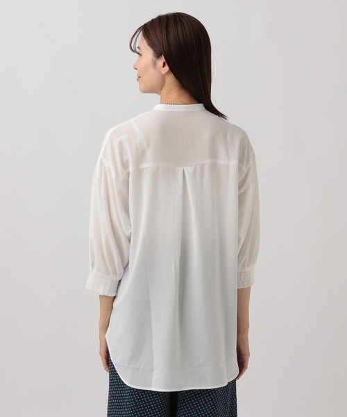 Elura（エルーラ）の「サラサラ着映え袖コンブラウス/124115（シャツ/ブラウス・レディース・ライトベージュ/オフホワイト/ネイビー・LARGE/SMALL/MEDIUM）」の19枚目の写真