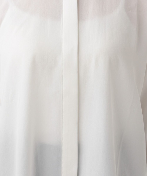 Elura（エルーラ）の「サラサラ着映え袖コンブラウス/124115（シャツ/ブラウス・レディース・ライトベージュ/オフホワイト/ネイビー・LARGE/SMALL/MEDIUM）」の14枚目の写真