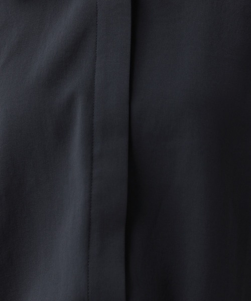 Elura（エルーラ）の「サラサラ着映え袖コンブラウス/124115（シャツ/ブラウス・レディース・ライトベージュ/オフホワイト/ネイビー・LARGE/SMALL/MEDIUM）」の12枚目の写真