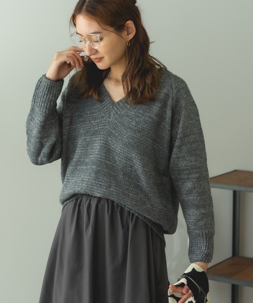 ROOPTOKYO(ループトウキョウ)の「Loose silhouette V-neck knit / オーバーサイズニット Vネック(ニット/セーター・レディース・ベージュ/ホワイト/グレー・M)」の13枚目の写真
