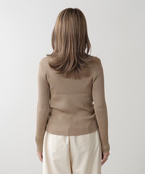 AO2(アオズ)の「Drawstring Ribbon Ribbed Tops / ドロストリボントップス(Tシャツ/カットソー・レディース・カーキ/アイボリー・FREE)」の16枚目の写真