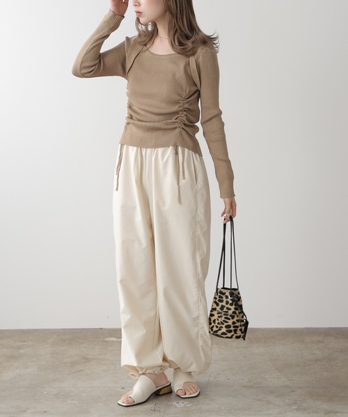 AO2(アオズ)の「Drawstring Ribbon Ribbed Tops / ドロストリボントップス(Tシャツ/カットソー・レディース・カーキ/アイボリー・FREE)」の3枚目の写真