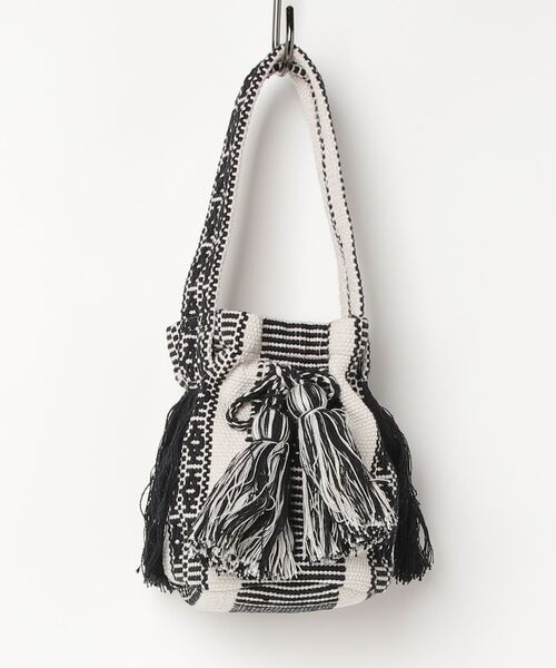 MAISON mou(メゾンムー)の「【Swaraj/スワラージ】手織りジャガード BUCKET BAG(ハンドバッグ・レディース・ブラック/ブラック系その他2/ブラック系その他/ホワイト系その他2/ベージュ・FREE)」の4枚目の写真