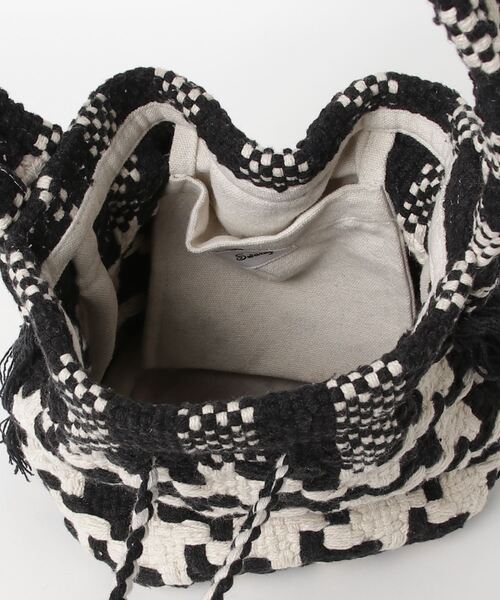 MAISON mou(メゾンムー)の「【Swaraj/スワラージ】手織りジャガード BUCKET BAG(ハンドバッグ・レディース・ブラック/ブラック系その他2/ブラック系その他/ホワイト系その他2/ベージュ・FREE)」の8枚目の写真