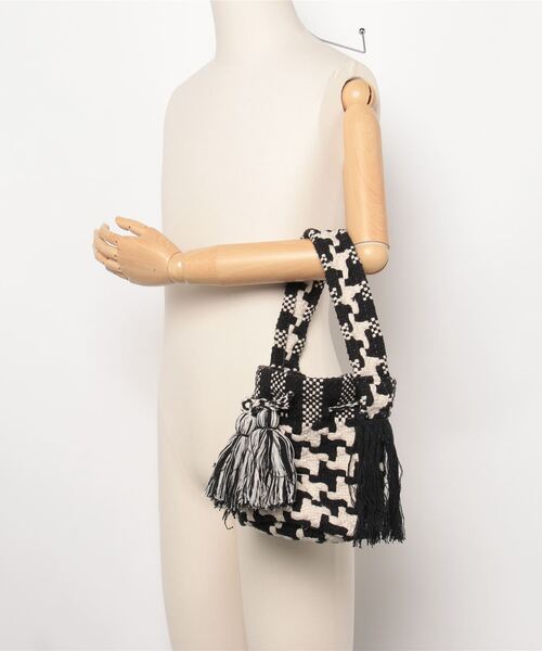 MAISON mou(メゾンムー)の「【Swaraj/スワラージ】手織りジャガード BUCKET BAG(ハンドバッグ・レディース・ブラック/ブラック系その他2/ブラック系その他/ホワイト系その他2/ベージュ・FREE)」の9枚目の写真