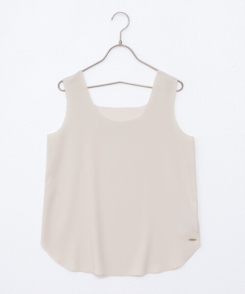 NOLLEY’S Sophi(ノーリーズソフィ)の「バックサテンジョーゼット4WAYタンク(タンクトップ・レディース・ベージュ/ブラック/オフホワイト・36/38)」の3枚目の写真