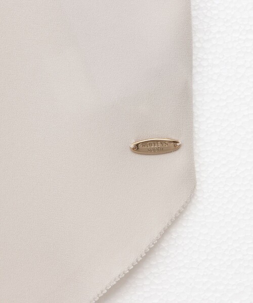 NOLLEY’S Sophi(ノーリーズソフィ)の「バックサテンジョーゼット4WAYタンク(タンクトップ・レディース・ベージュ/ブラック/オフホワイト・36/38)」の20枚目の写真