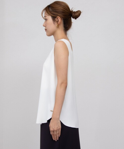 NOLLEY’S Sophi(ノーリーズソフィ)の「バックサテンジョーゼット4WAYタンク(タンクトップ・レディース・ベージュ/ブラック/オフホワイト・36/38)」の18枚目の写真