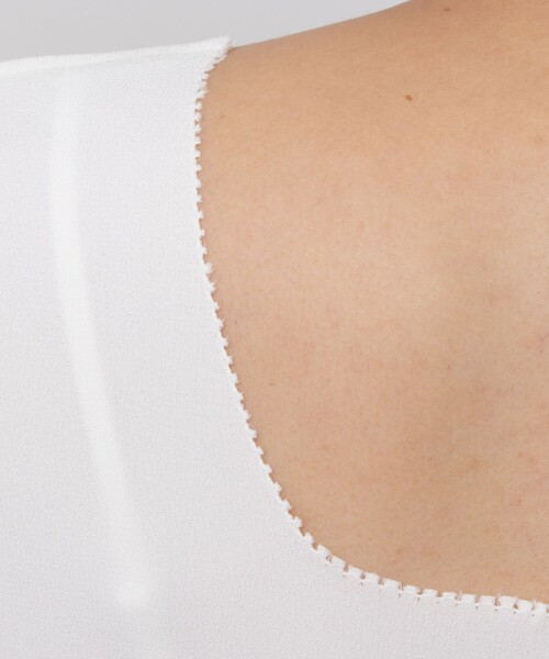 NOLLEY’S Sophi(ノーリーズソフィ)の「バックサテンジョーゼット4WAYタンク(タンクトップ・レディース・ベージュ/ブラック/オフホワイト・36/38)」の10枚目の写真