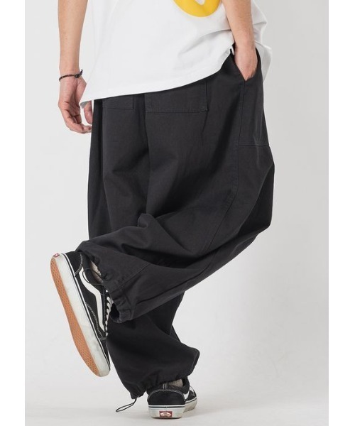 RE730（アールイーセブンサーティー）の「RE730 バルーンシルエットベイカーパンツ（デニムパンツ・メンズ・インディゴブルー/イエロー/グリーン/ホワイト×ブラック/ブラック/サックスブルー/オフホワイト・MEDIUM/LARGE/SMALL）」の10枚目の写真