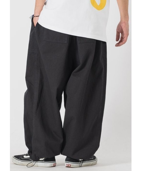 RE730（アールイーセブンサーティー）の「RE730 バルーンシルエットベイカーパンツ（デニムパンツ・メンズ・インディゴブルー/イエロー/グリーン/ホワイト×ブラック/ブラック/サックスブルー/オフホワイト・MEDIUM/LARGE/SMALL）」の11枚目の写真