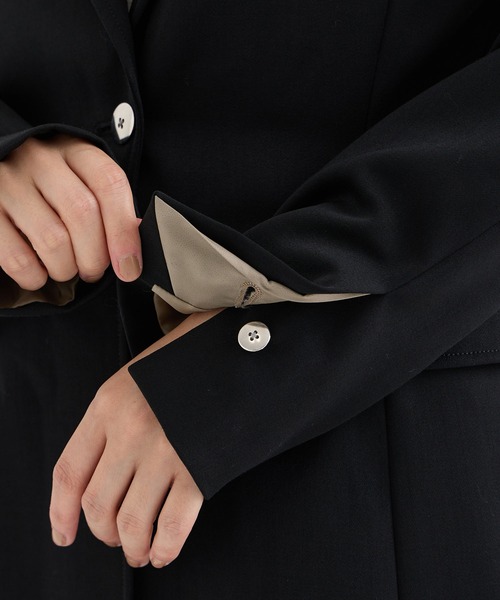 THE PERMANENT EYE(ザパーマネントアイ)の「【GURTWEIN/ガーウィン】steep shoulders tailored blazer/パワーショルダーテーラードジャケット(テーラードジャケット・レディース・ブラック・SMALL)」の9枚目の写真