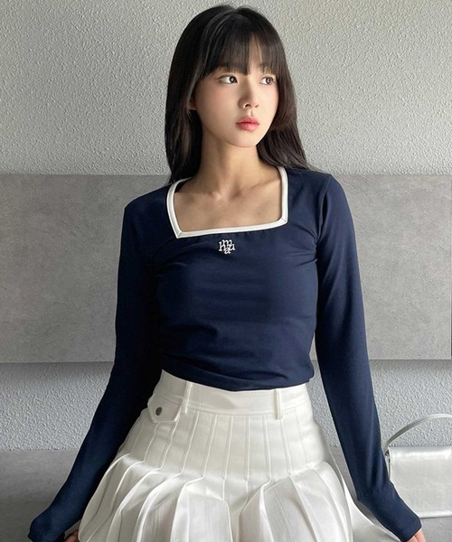 muahmuah(ムーアムーア)の「A'GEM/9 × .kom『muah muah/ムーアムーア』LOGO STITCH SQUARE NECK COLORING LONG SLEEVE/ロゴステッチ スクエアネック カラリングロングシャツ(Tシャツ/カットソー・レディース・ブラック/ホワイト/ネイビー・FREE)」の7枚目の写真