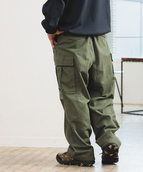 B:MING by BEAMS（ビーミングバイビームス）の「裏起毛 ワイド 6ポケット カーゴパンツ（カーゴパンツ・メンズ・オリーブ/ブラック・X-LARGE/LARGE/MEDIUM/SMALL）」の17枚目の写真