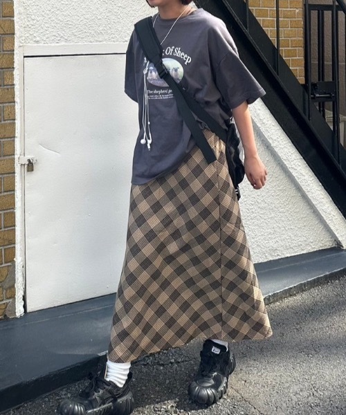 nemne store(ネンネストア)の「【keel】チェックミドルスカート(スカート・レディース・アイボリー/ベージュ・SMALL/MEDIUM)」の2枚目の写真