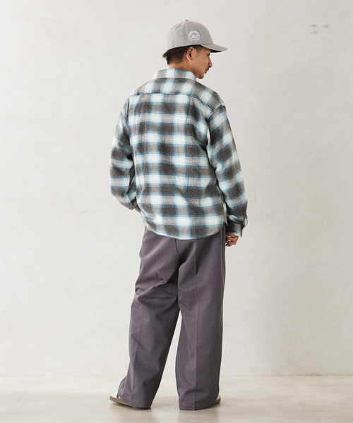 Dickies(ディッキーズ)の「DICKIES / ディッキーズ 別注 シンチバック ワイドワークパンツ(チノパンツ・メンズ・チャコールグレー/ブラック/ベージュ・MEDIUM/X-LARGE/LARGE)」の21枚目の写真