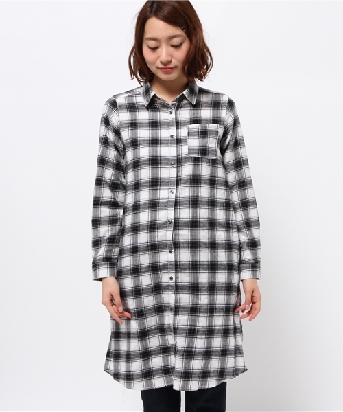 one after another NICE CLAUP(ワンアフターアナザーナイスクラップ)の「【ナイスクラップ】チェックロングシャツ(シャツ/ブラウス・レディース・オフホワイト/ボルドー/ネイビー・FREE)」の9枚目の写真