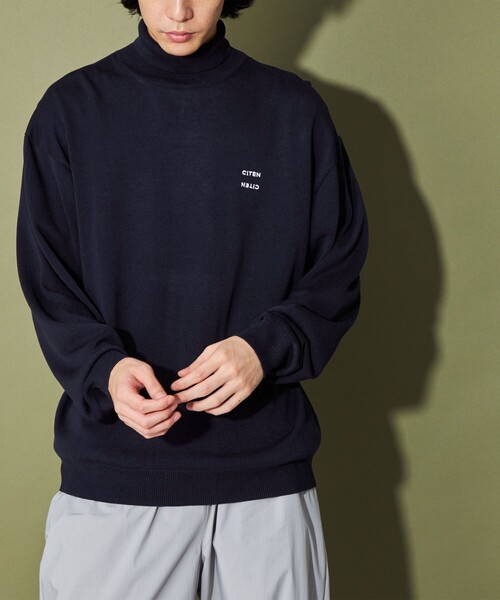 CITEN（シテン）の「＜CITEN＞ ハイゲージ ハイネック ニット（ニット/セーター・メンズ・オフホワイト/ネイビー・L/M）」の2枚目の写真