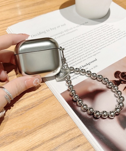 Fun & Daily（ファンアンドデイリー）の「Silver Strap Airpods 3 Case　/ エアポッズ第3世代（ヘッドフォン/イヤホン・レディース・シルバー・FREE）」の2枚目の写真