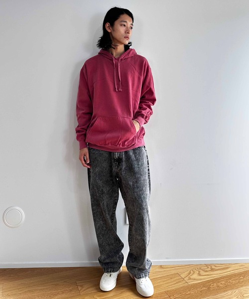 COLIN(コリン)の「COLIN:GARMENT DYE SWEAT PARKA(パーカー・メンズ・レッド/ブルー/チャコールグレー・L/M)」の8枚目の写真