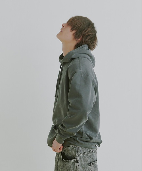 COLIN(コリン)の「COLIN:GARMENT DYE SWEAT PARKA(パーカー・メンズ・レッド/ブルー/チャコールグレー・L/M)」の13枚目の写真