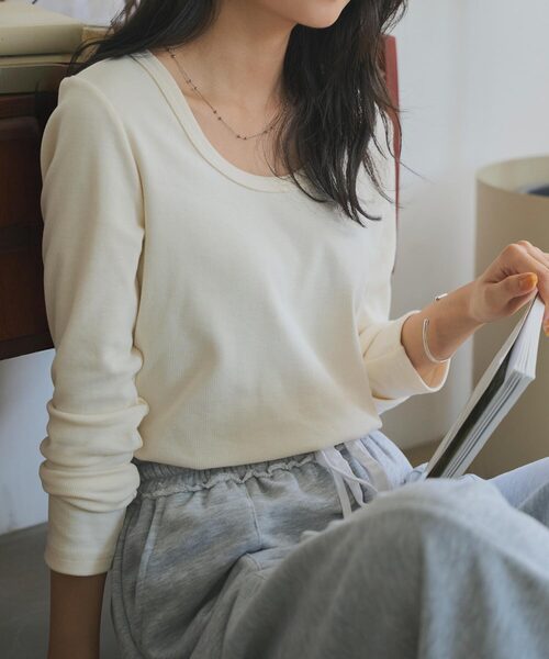 M L XL 選べるサイズ ] 深Uネック細リブ長袖Tシャツ（Tシャツ