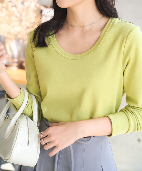 KOBE LETTUCE（コウベレタス）の「[ M L XL 選べるサイズ ] 深Uネック細リブ長袖Tシャツ（Tシャツ/カットソー・レディース・オフホワイト/ベージュ/レッド/ブラック/グレー/グリーン/アイボリー系/ネイビー/ピンク/イエロー系・L/M/XL）」の6枚目の写真