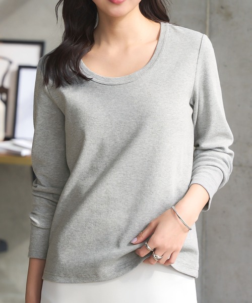 KOBE LETTUCE（コウベレタス）の「[ M L XL 選べるサイズ ] 深Uネック細リブ長袖Tシャツ（Tシャツ/カットソー・レディース・オフホワイト/ベージュ/レッド/ブラック/グレー/グリーン/アイボリー系/ネイビー/ピンク/イエロー系・L/M/XL）」の3枚目の写真