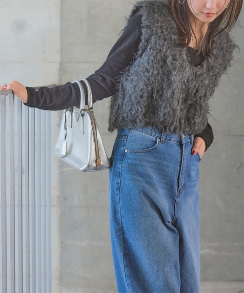 KOBE LETTUCE（コウベレタス）の「[ M L XL 選べるサイズ ] 深Uネック細リブ長袖Tシャツ（Tシャツ/カットソー・レディース・オフホワイト/ベージュ/レッド/ブラック/グレー/グリーン/アイボリー系/ネイビー/ピンク/イエロー系・L/M/XL）」の17枚目の写真