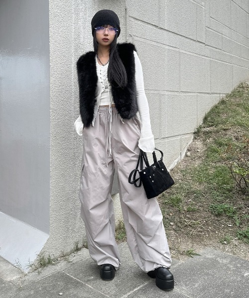 LVEU.(ラブユ.)の「【LVEU.】レースアップレイヤードトップス / トップス カットソー 長袖 レースアップ リブ レイヤード クロップド フレアスリーブ バレエコア ショート ブラック ホワイト(Tシャツ/カットソー・レディース・ブラック/ホワイト・FREE)」の10枚目の写真