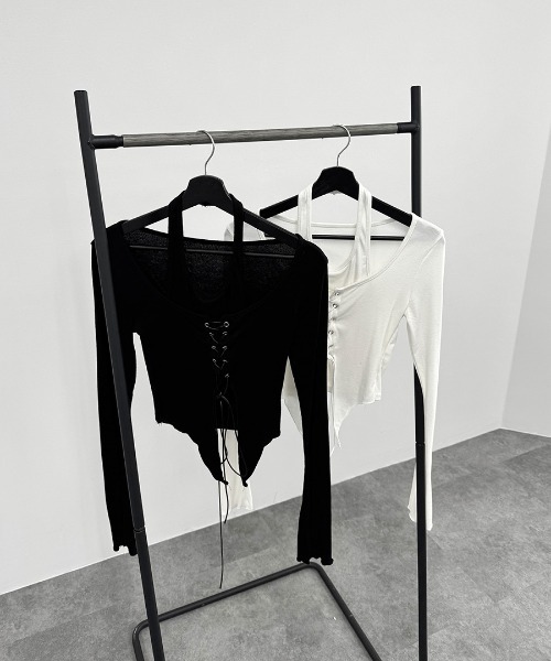 LVEU.(ラブユ.)の「【LVEU.】レースアップレイヤードトップス / トップス カットソー 長袖 レースアップ リブ レイヤード クロップド フレアスリーブ バレエコア ショート ブラック ホワイト(Tシャツ/カットソー・レディース・ブラック/ホワイト・FREE)」の20枚目の写真