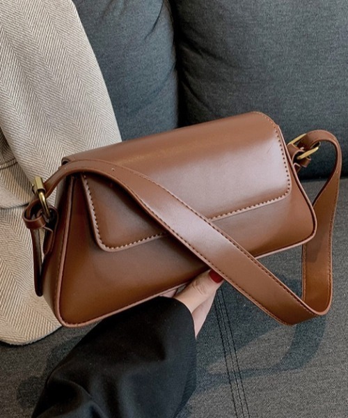 gossip!ロサンゼルス(ゴシップロサンゼルス)の「ベルトショルダー横長バッグ(ショルダーバッグ・レディース・ブラウン/ブラック/ベージュ・FREE)」の13枚目の写真