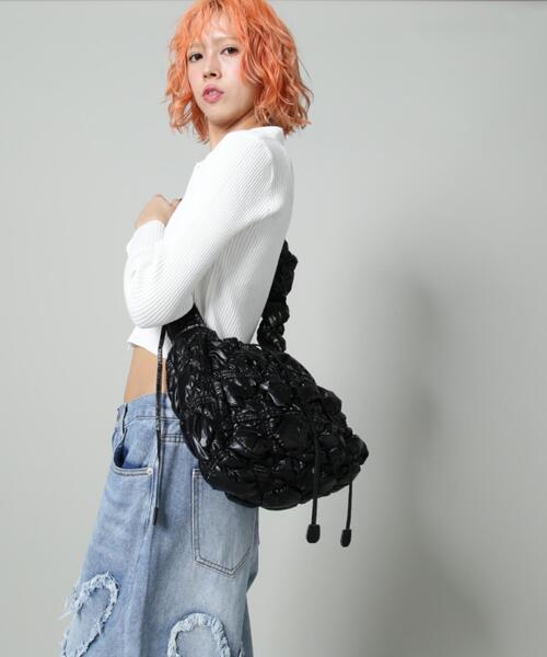 SIS(エスアイエス)の「【WEB限定】SIS/エスアイエス/メタリックギャザーバッグ(トートバッグ・レディース・シルバー/ブラック・F)」の13枚目の写真