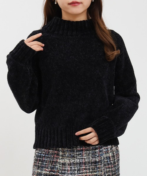 ASTORIA ODIER(アストリアオディール)の「ベロアモールモックネックプルオーバー(ニット/セーター・レディース・ピンクベージュ/サックスブルー/ホワイト/ブラック・MEDIUM)」の9枚目の写真