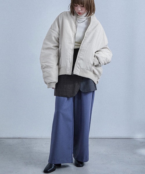 Fashion Letter（ファッションレター）の「ギャザースリーブ 中綿入り オーバーサイズMA-1（MA-1・レディース・ブラック/アイボリー/グレー・M）」の8枚目の写真